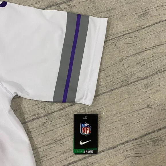 Justin Jefferson Minnesota Vikings #18 Jersey - Picture 5 of 8